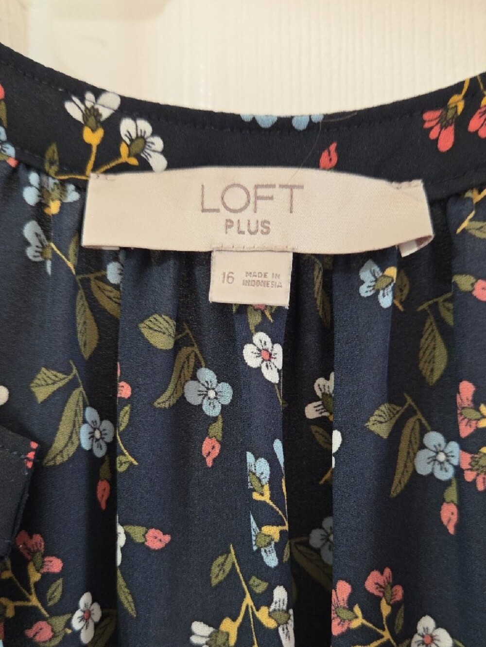 LOFT Navy Floral Sleeveless Top with Border Print, Size 16/XL - Picture 2 of 11